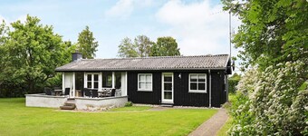 6 Person Holiday Home in Dronningmolle-by Traum