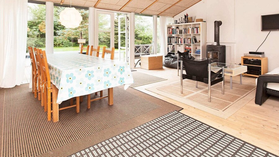 6 Person Holiday Home in Dronningmolle-by Traum