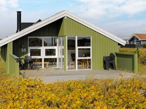 Outdoor dining - 4 Person Holiday Home in Hvide Sande (Hvide Sande)