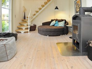 TV - Holiday Home in Humble (Sydlangeland)
