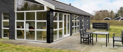 House | Outdoor dining