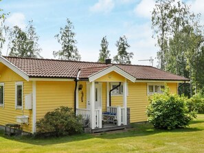 Exterior - 6 Person Holiday Home in Brålanda (Bralanda)