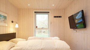 4 bedrooms - Beautiful Holiday Home in Zealand With Sauna (Hojby)