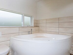 Spa treatment - 9 Person Holiday Home in Hojslev-by Traum (Hojslev)