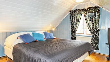 House | 3 bedrooms, individually furnished, bed sheets