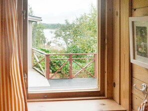 1 bedroom, individually furnished