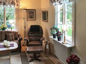 DVD player - 6 Person Holiday Home in Lidköping (Lidköping)