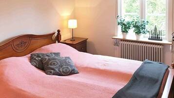 3 bedrooms, individually furnished
