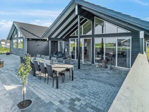 House | Outdoor dining - 5 Star Holiday Home in Bogense (Bogense)