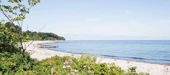 6 Person Holiday Home in Dronningmolle-by Traum