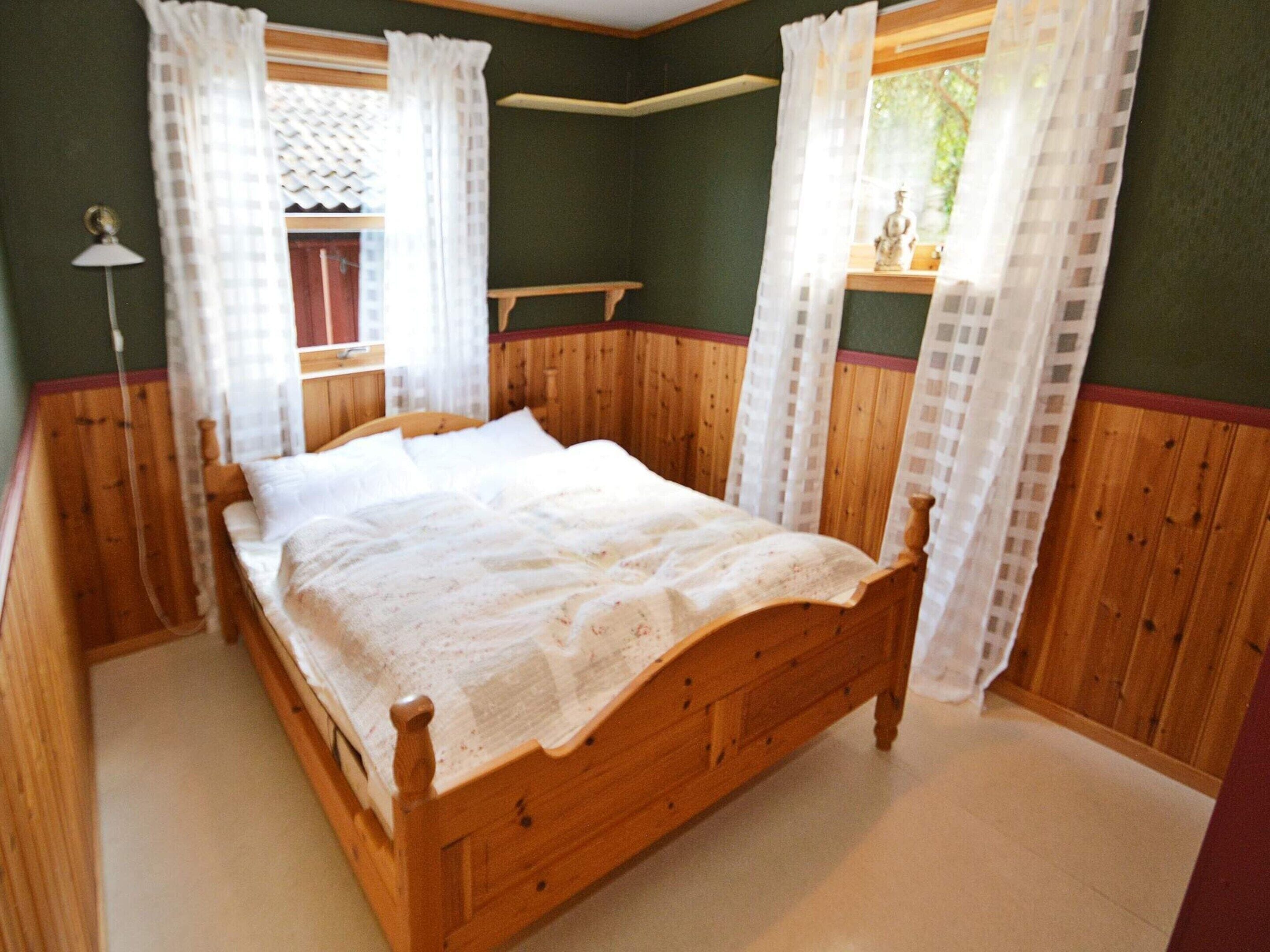 Nhà | 4 phòng ngủ, trang bị nội thất với thiết kế riêng biệt, bộ trải giường 