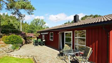 House | Outdoor dining