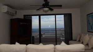 Unclassified image, 4 of 9, button - Ocean View Villa With 2 Bedrooms 05 (Cancun)