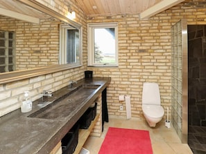 House | Bathroom