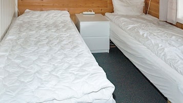 5 bedrooms, individually furnished, bed sheets