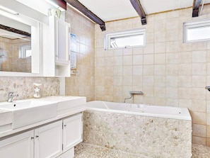 House | Bathroom