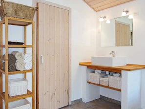 House | Bathroom