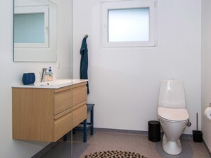 Bathroom - Gorgeous Holiday House in Jutland With Terrace (Henne)