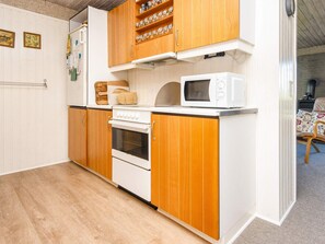 House | Private kitchen | High chair - 6 Person Holiday Home in Glesborg-by Traum (Glesborg)