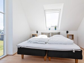 House | 3 bedrooms - 6 Person Holiday Home in Lokken (Lokken)