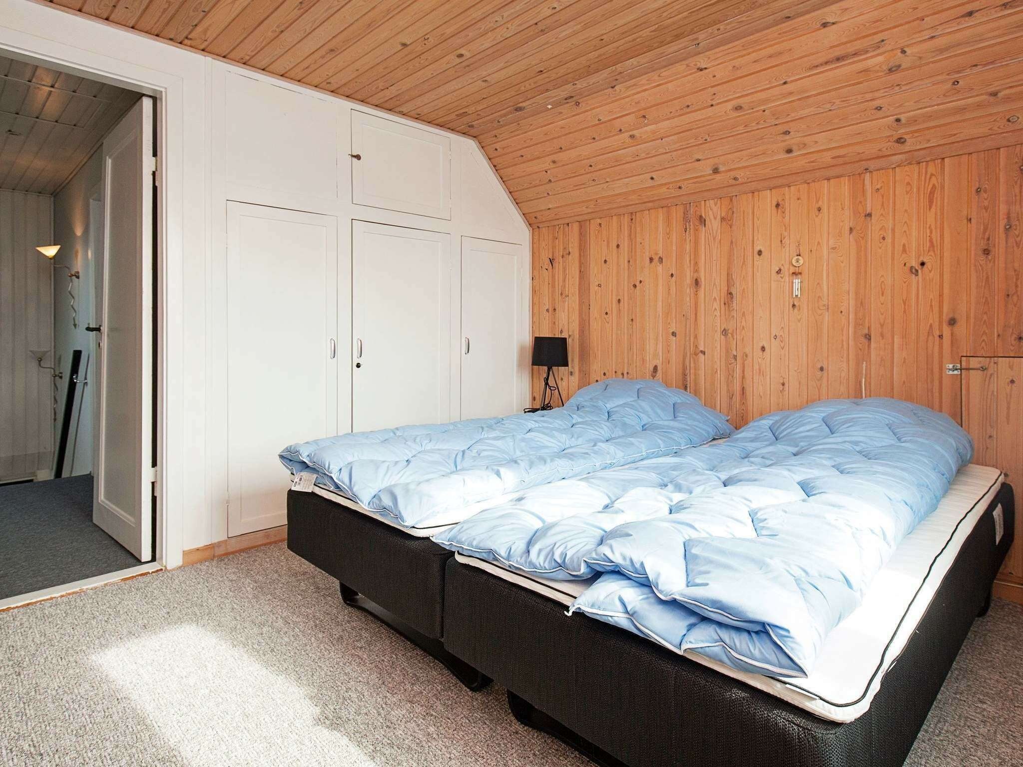 3 bedrooms, cribs/infant beds