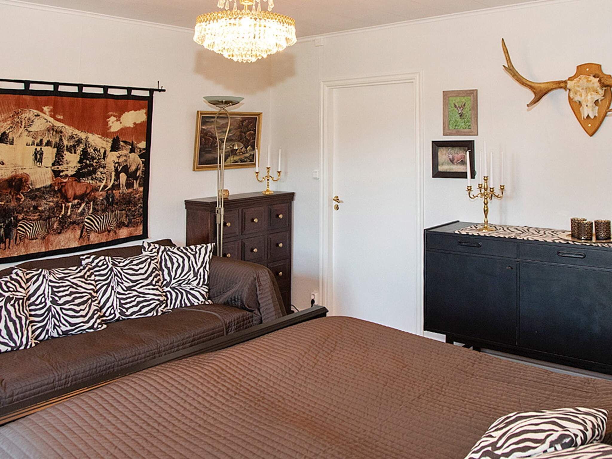 3 bedrooms, individually furnished