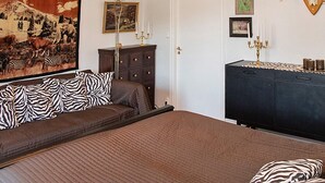 3 bedrooms, individually furnished - 7 Person Holiday Home in Bullaren (Bullaren)
