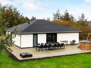 Outdoor dining - Delightful Holiday Home in Vestervig With Terrace (Vestervig)