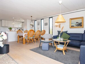 House | Dining