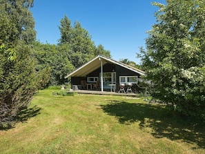 Exterior - Cozy Holiday Home in Zealand With Large Terrace (Hojby)