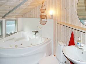 Spa treatment - Exclusive Holiday Home in Hadsund Jutland With Sauna (Hadsund)