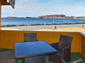 Outdoor dining - 6 Person Holiday Home in Aukra (Aukra)