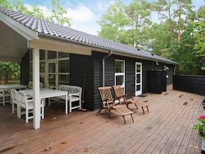 Balcony - Modern Holiday Home in Zealand with Hot Tub (Hojby)