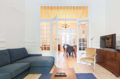 3 bedroom Art Nouveau Duplex in ST Gilles