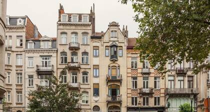 3 bedroom Art Nouveau Duplex in ST Gilles