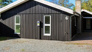Exterior - Charming Holiday Home in Storvorde With Solar Energy (Storvorde)