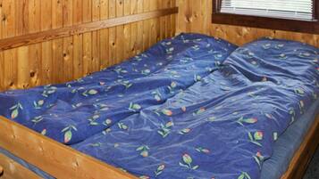 2 Schlafzimmer, Babybetten