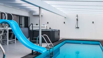 Ferienhaus | Pool | Innenpool, Außenpool