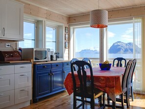 Dining - Holiday Home in DÃ¸nna (Dønna)