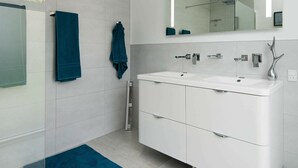 Bathroom - Exceptional Holiday Home in Jutland by the Sea (Juelsminde)