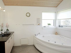 House | Bathroom