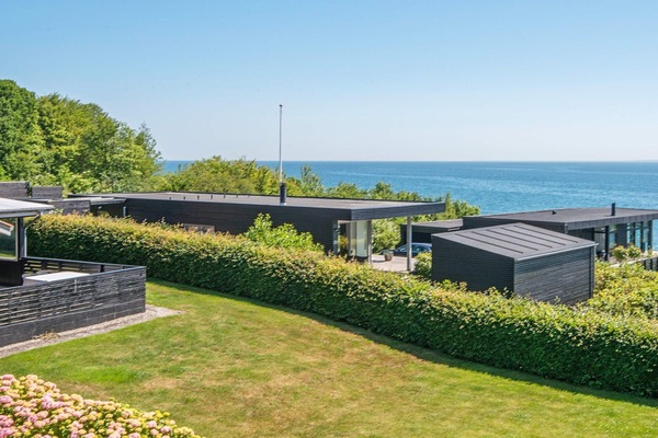 House | Water view