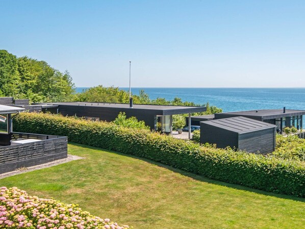 House | Water view