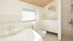 Unclassified image, 5 of 29, button - Decorated Holiday Home in Vinderup near Sea (Vinderup)