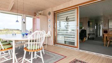 House | Outdoor dining