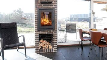 House | Outdoor dining