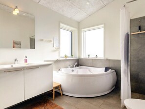 Ferienhaus | Badezimmer