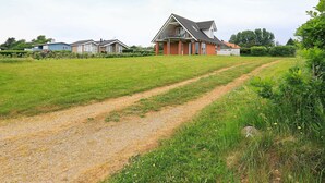 Exterior - Cosy Holiday Home in Jutland With a Sea View (Øster Assels)