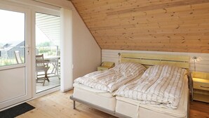 3 bedrooms, cribs/infant beds - Cosy Holiday Home in Jutland With a Sea View (Øster Assels)