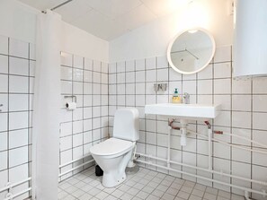 Bathroom - Detached Holiday Home in Zealand near Sea (Vig)